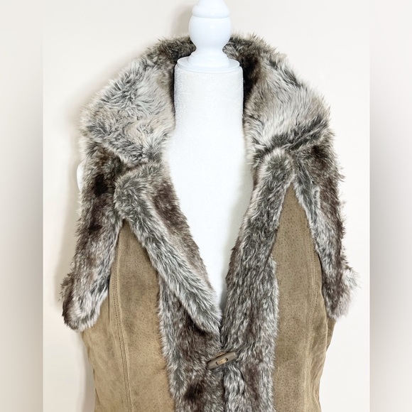 NWOT Live A Little Brown Leather Vest - Picture 5 of 15